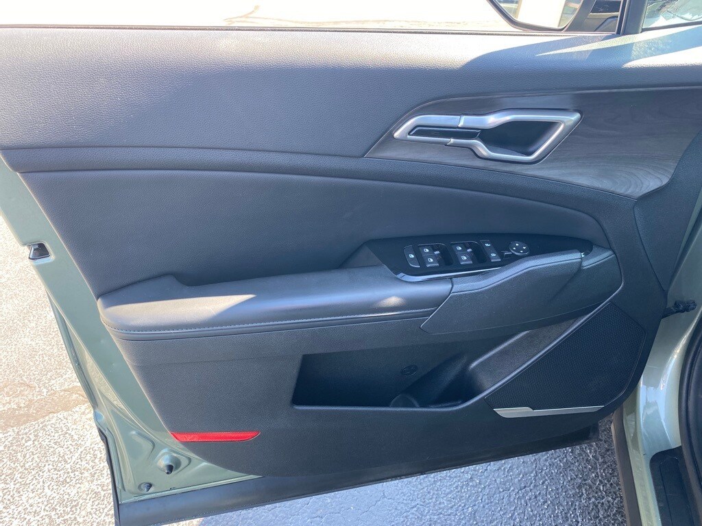 2023 Kia Sportage X-Line photo 2