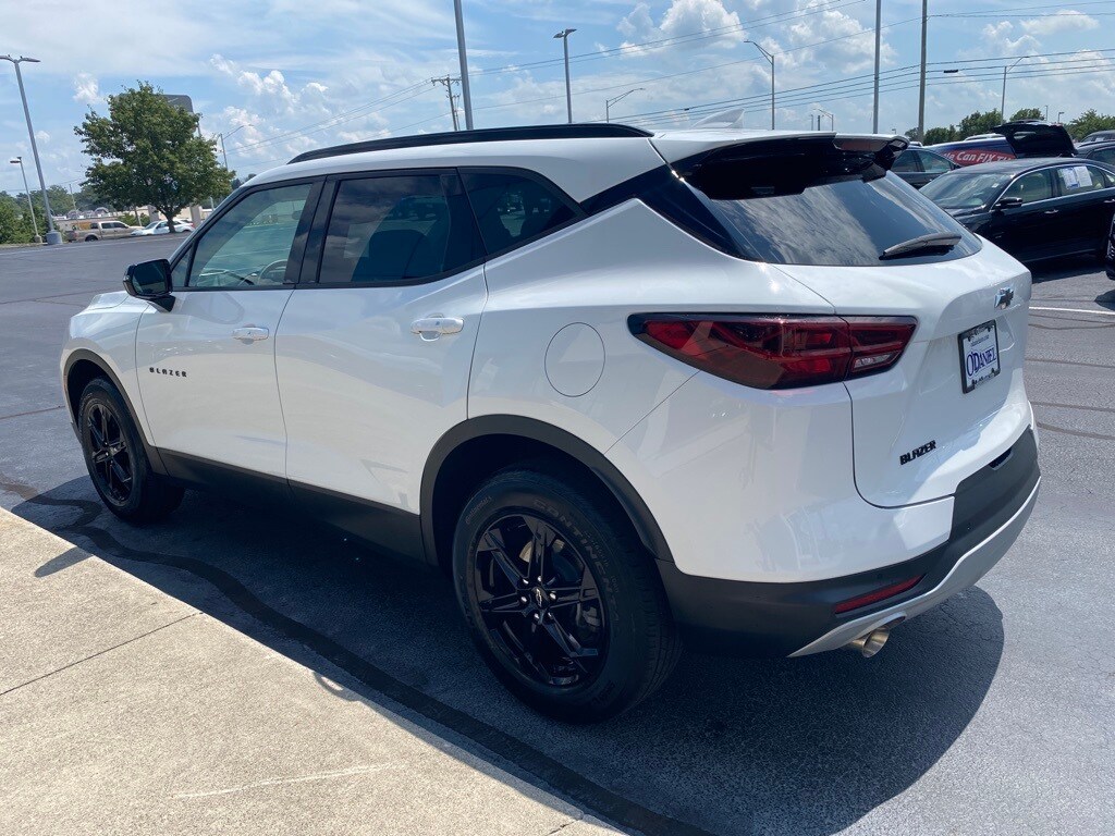 2024 Chevrolet Blazer 3LT photo 2