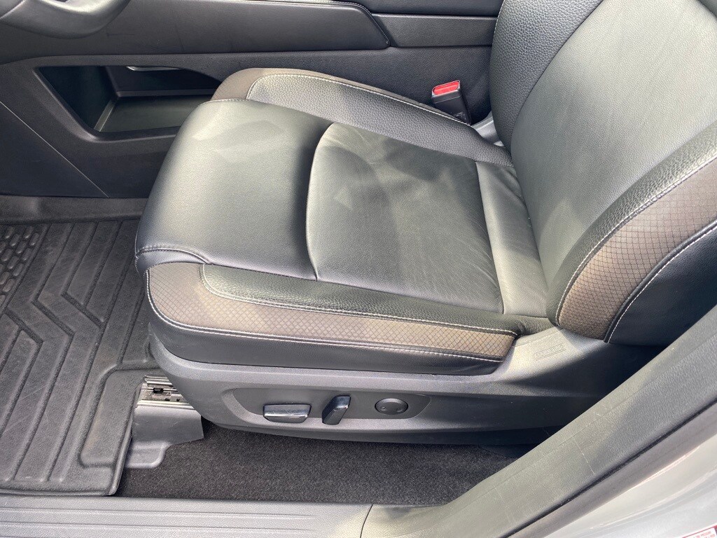 2023 Nissan Pathfinder SL photo 4