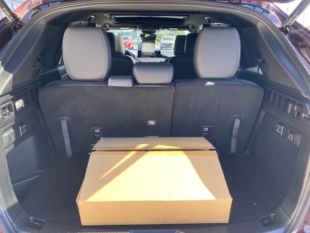 2024 Mazda CX-90 Premium Plus photo 2