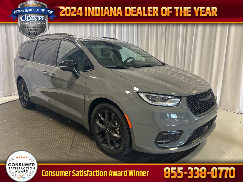 Used 2025 Chrysler Pacifica Limited Van Passenger Van