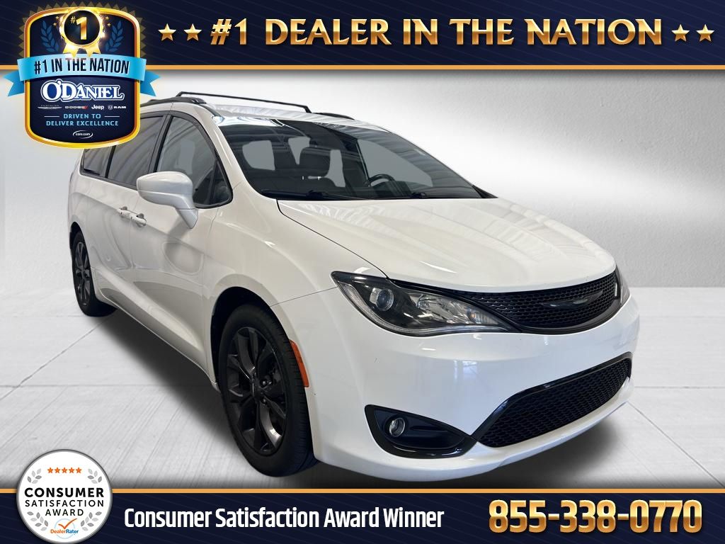 2019 Chrysler Pacifica Touring L Plus's photo