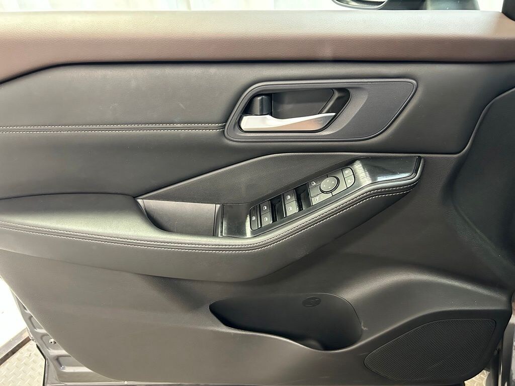 Used 2023 Nissan Rogue SV SUV
