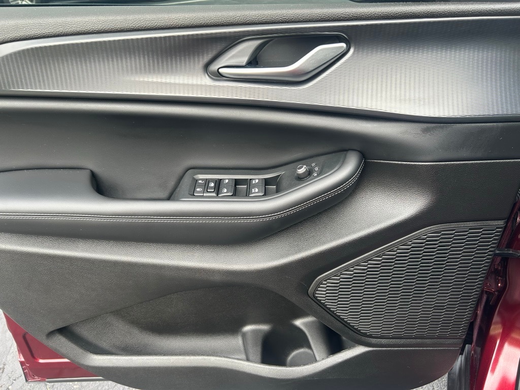 Used 2024 Jeep Grand Cherokee Laredo SUV