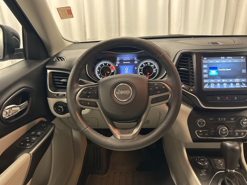 2022 Jeep Cherokee Latitude Lux photo 2