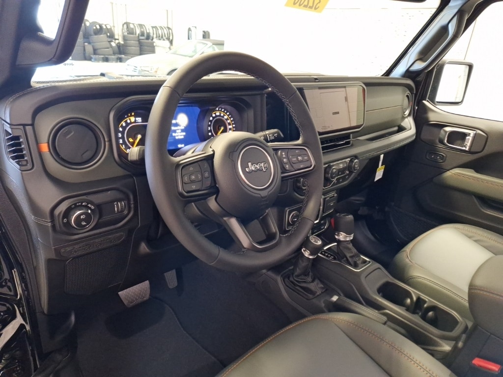 2025 Jeep Gladiator Mojave photo 3
