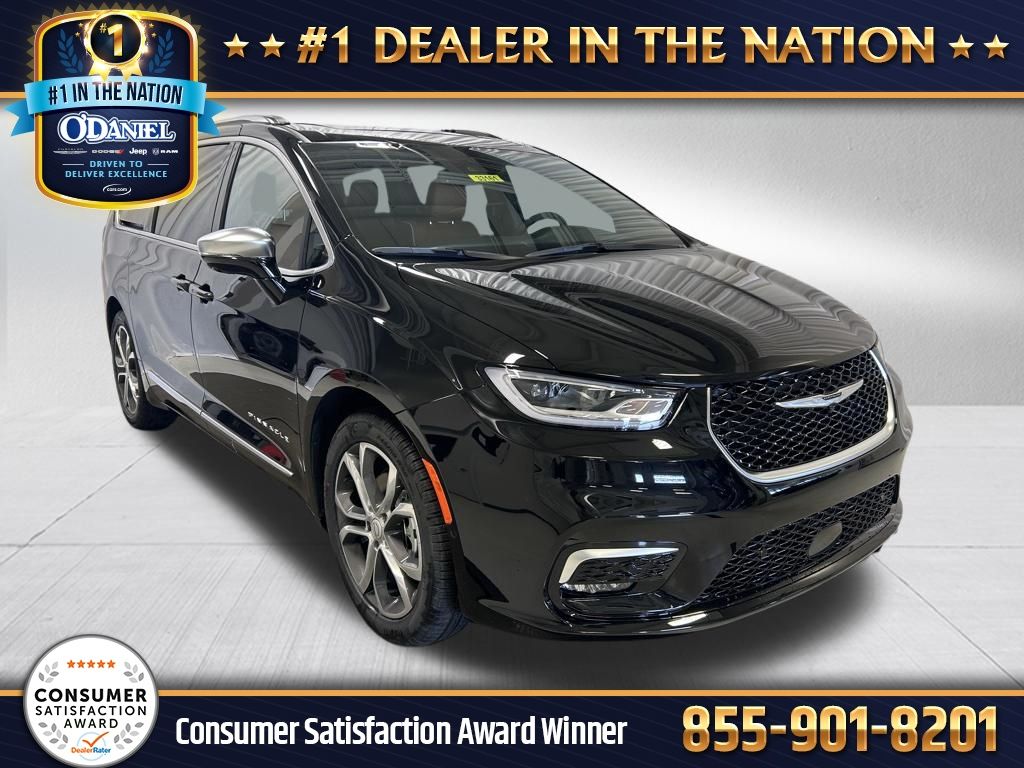 2026 Chrysler Pacifica Pinnacle's photo