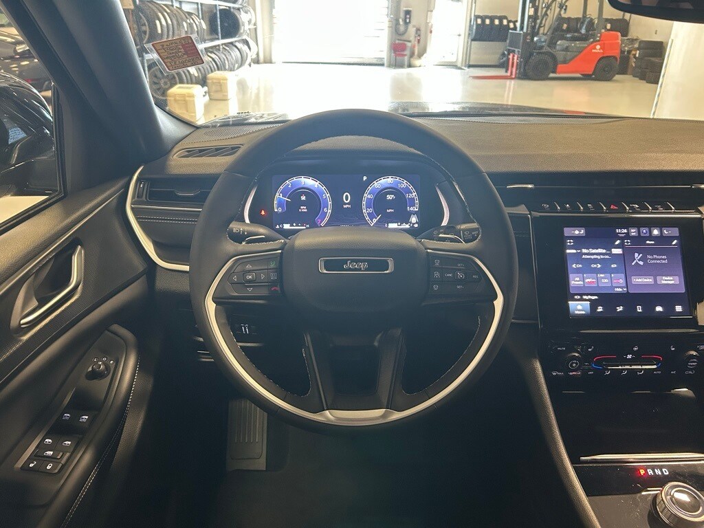 Used 2024 Jeep Grand Cherokee L Laredo SUV