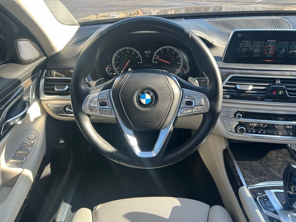 2016 Bmw 750i xDrive Sedan photo 3