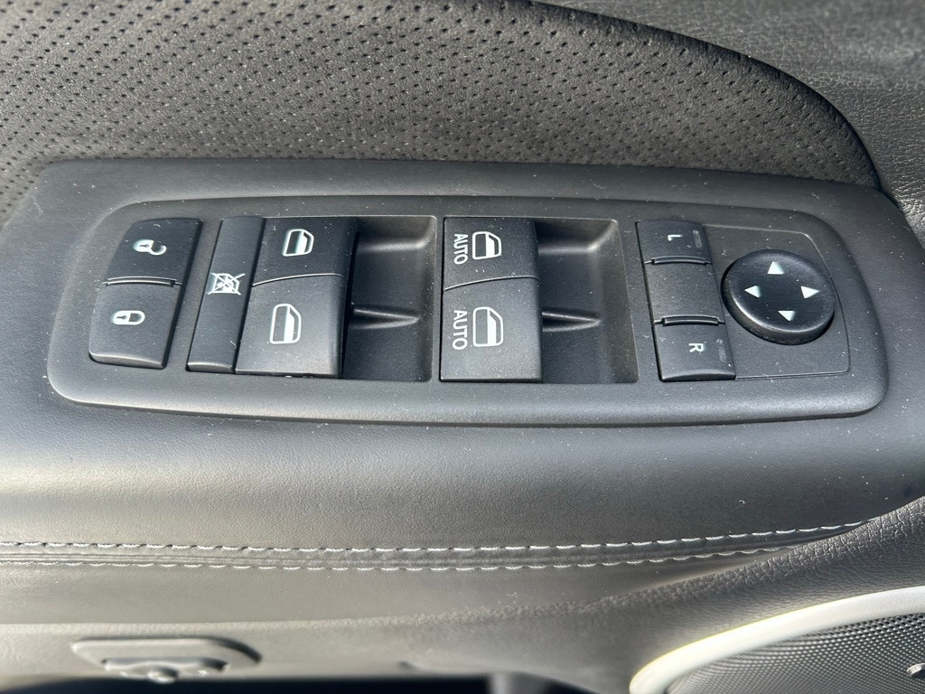 2021 Jeep Grand Cherokee Trackhawk photo 3