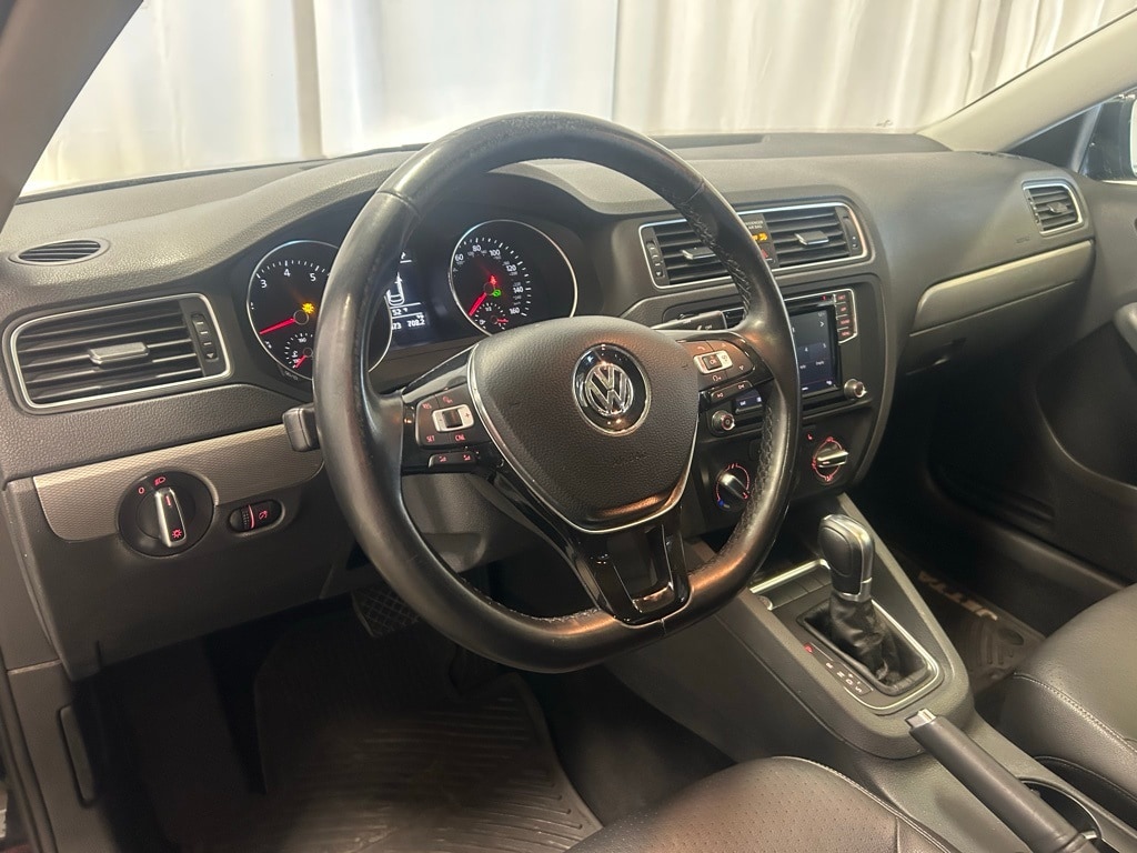 Used 2018 Volkswagen Jetta SE with VIN 3VWDB7AJ7JM261181 for sale in Fort Wayne, IN