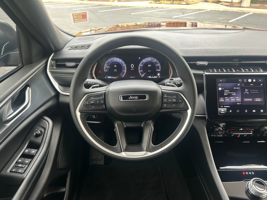 Used 2024 Jeep Grand Cherokee Laredo SUV