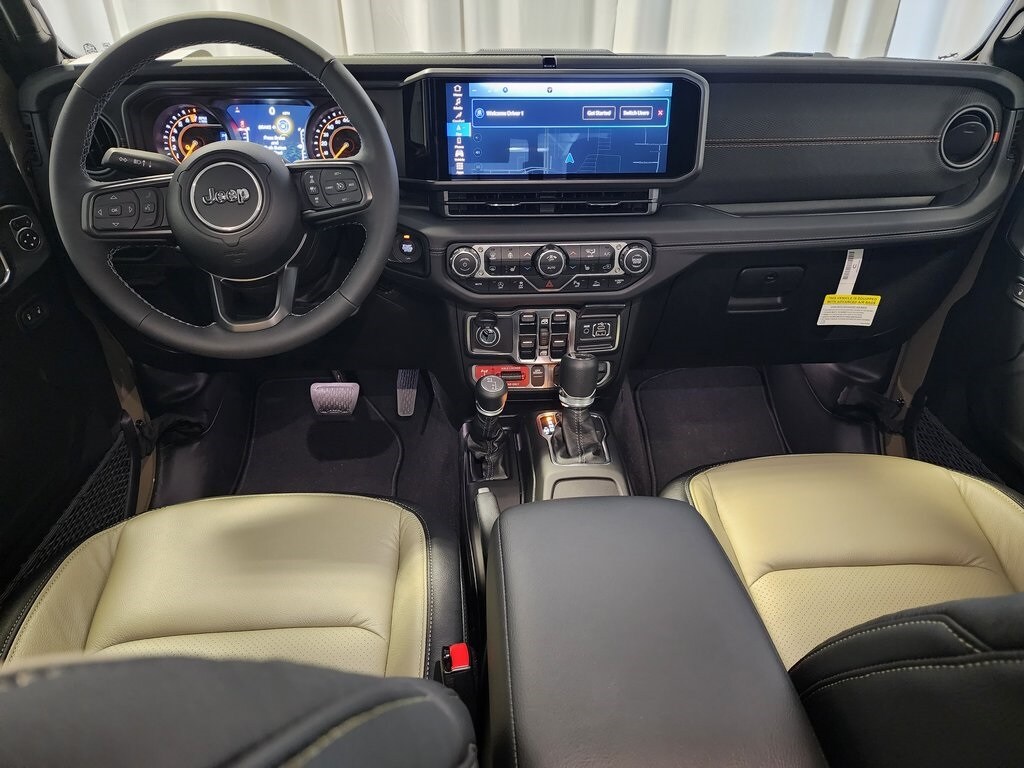2025 Jeep Gladiator Mojave photo 2