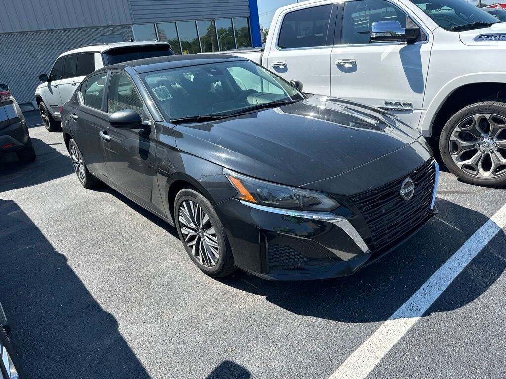 Used 2025 Nissan Altima SV Sedan