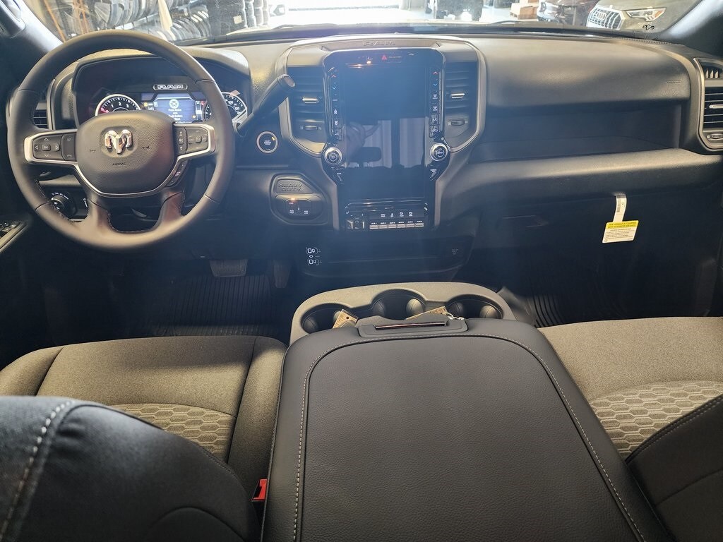 2025 Ram 2500 Tradesman photo 3
