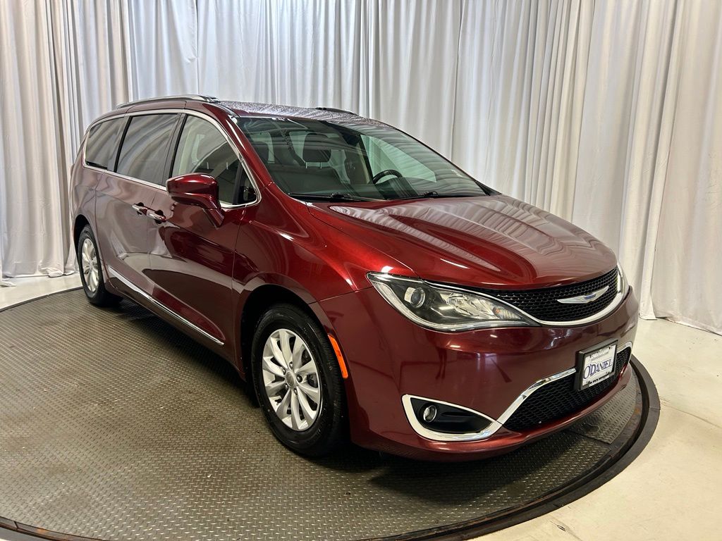 Used 2018 Chrysler Pacifica Touring L with VIN 2C4RC1BG2JR246070 for sale in Fort Wayne, IN