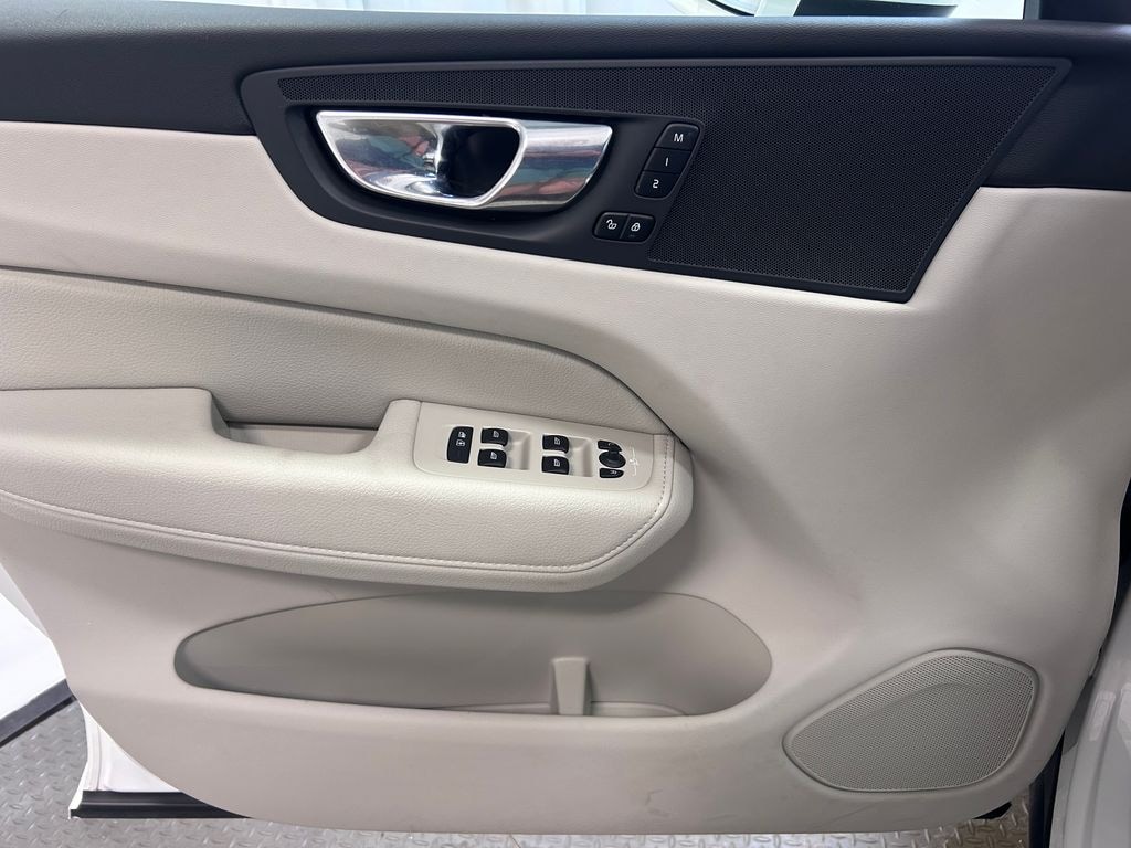 Used 2021 Volvo XC60 T5 Momentum SUV