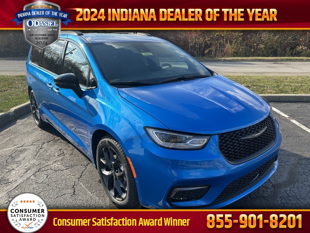 2026 Chrysler Pacifica Limited's photo