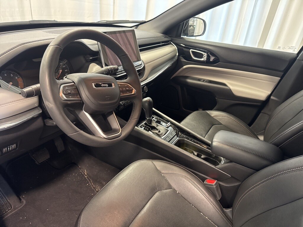 2023 Jeep Compass Limited photo 2