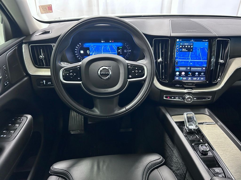 Used 2022 Volvo XC60 Recharge Plug-In Hybrid eAWD Inscription SUV