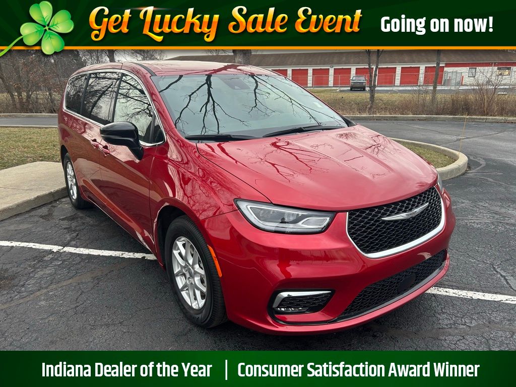 2025 Chrysler Pacifica Van Passenger Van 