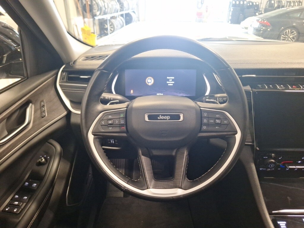2022 Jeep Grand Cherokee Limited photo 3