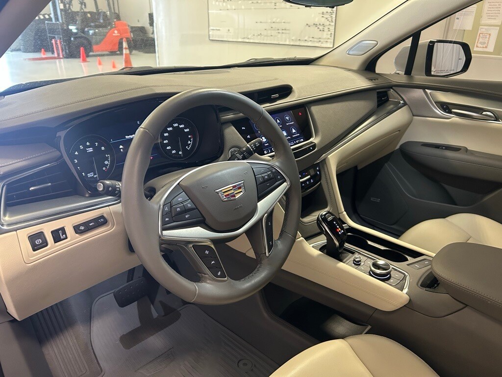 2024 Cadillac XT5 Premium Luxury photo 2