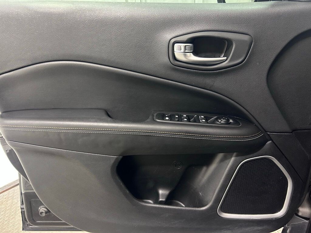 Used 2018 Jeep Compass Latitude FWD SUV