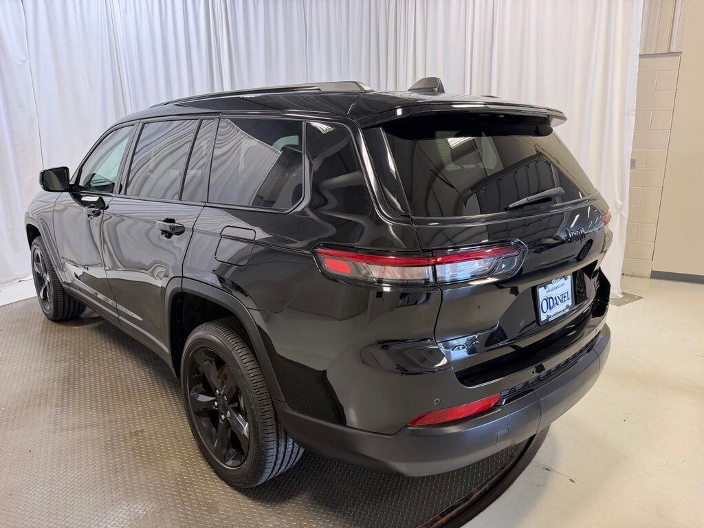 Used 2024 Jeep Grand Cherokee L Laredo SUV