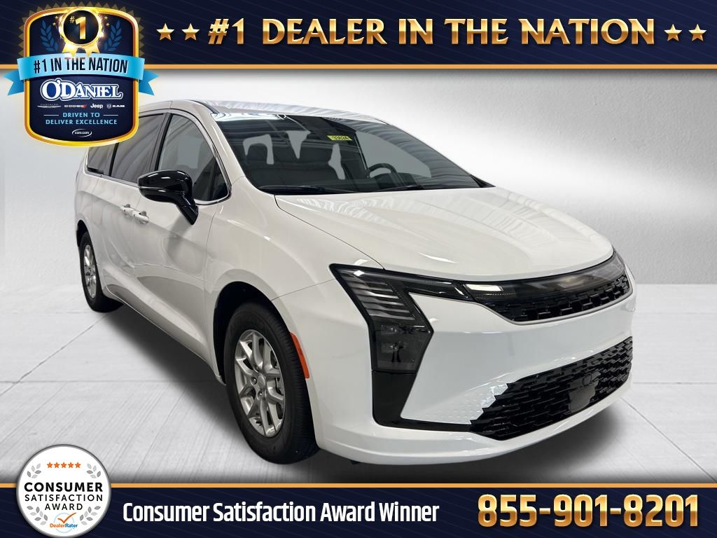 2027 Chrysler Pacifica Select's photo