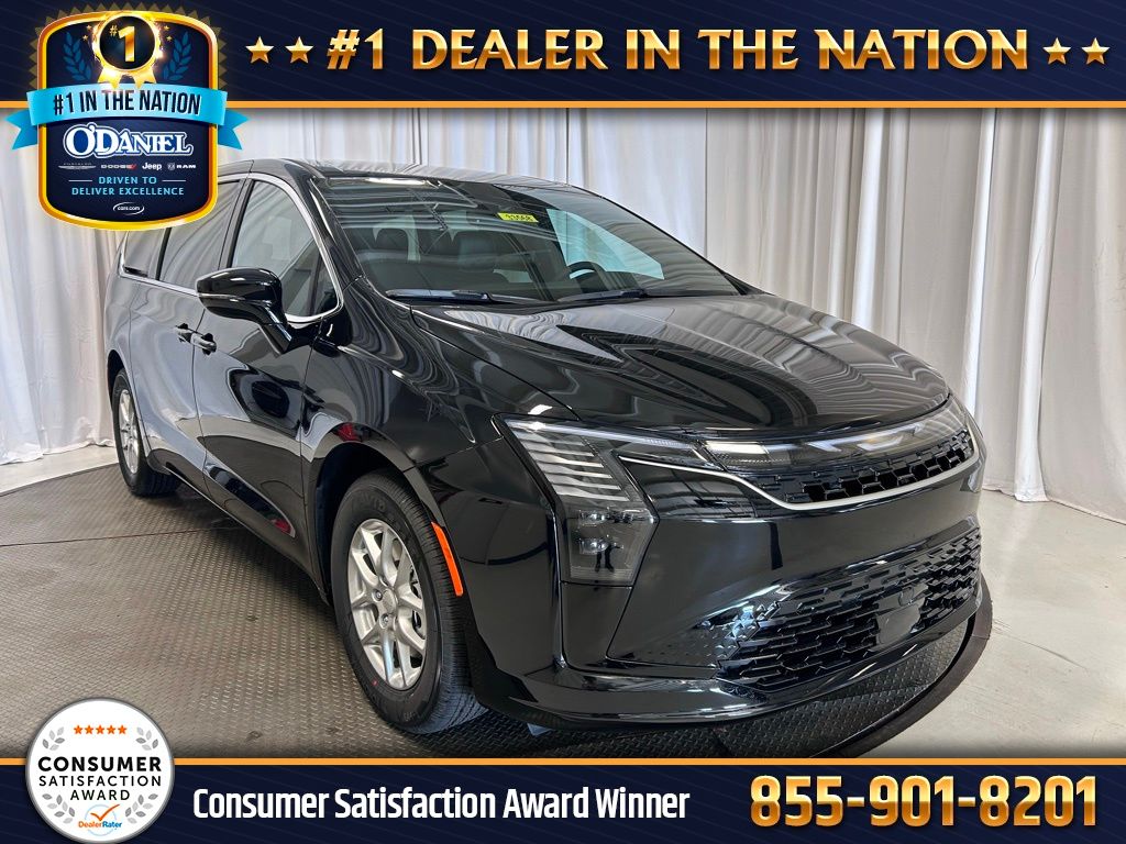 2027 Chrysler Pacifica Select's photo