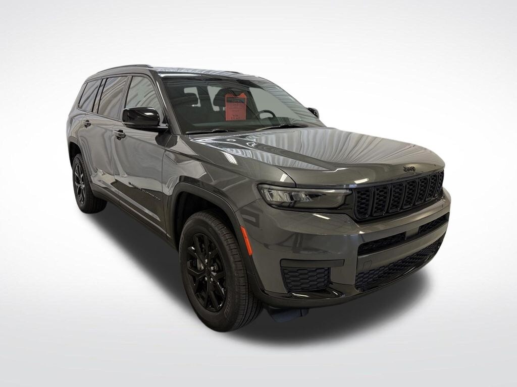 Used 2025 Jeep Grand Cherokee L Laredo SUV