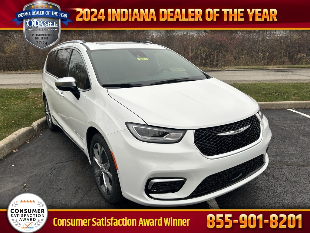 2026 Chrysler Pacifica Pinnacle's photo