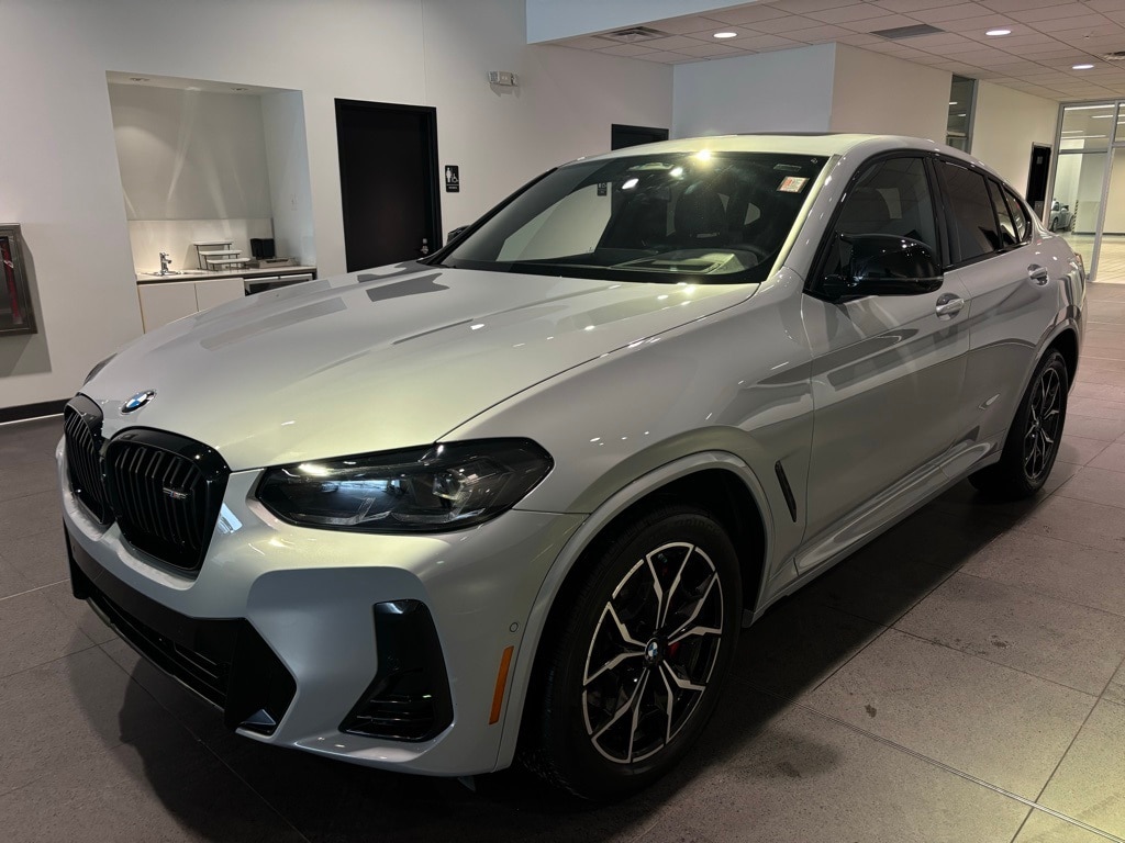 2024 BMW X4 M40i's photo