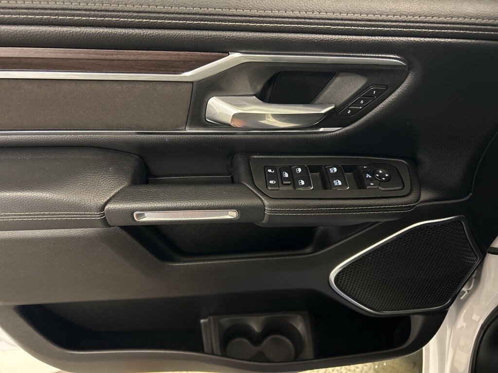 2025 Ram 1500 Laramie photo 4