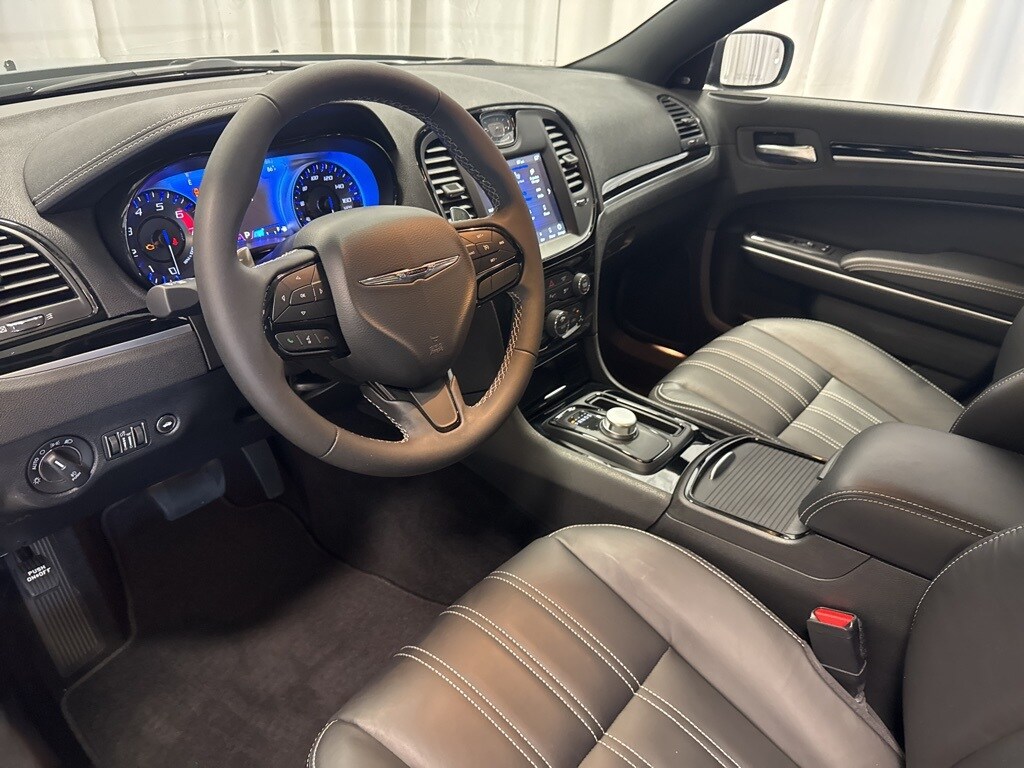 2022 Chrysler 300 S photo 3