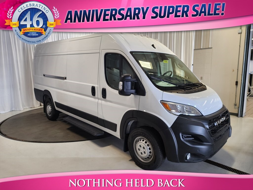 2025 Ram ProMaster 3500 Cargo Van photo 2