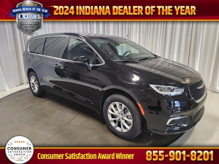 2025 Chrysler Pacifica SELECT AWD Passenger Van