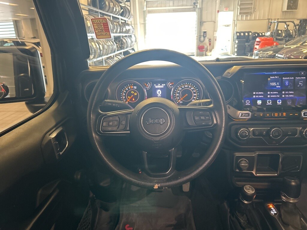 2021 Jeep Gladiator Sport photo 3