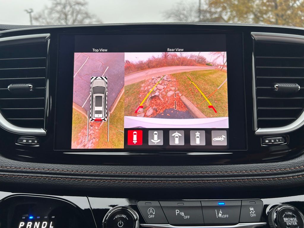 2026 Chrysler Pacifica Pinnacle - Photo 13