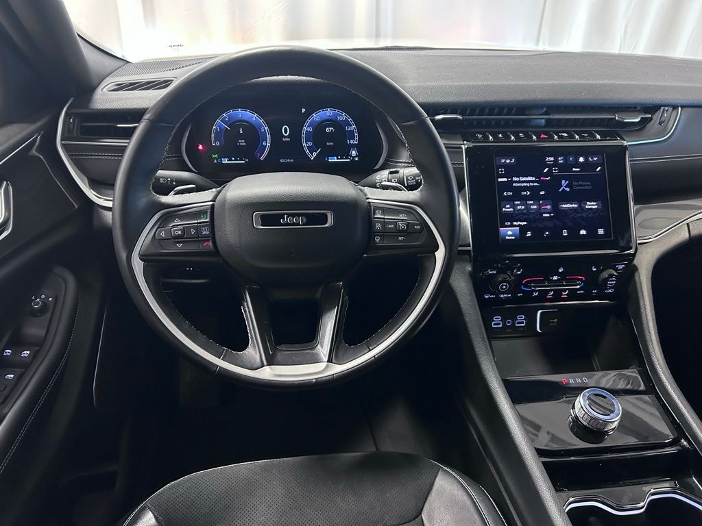 Used 2022 Jeep Grand Cherokee Laredo SUV