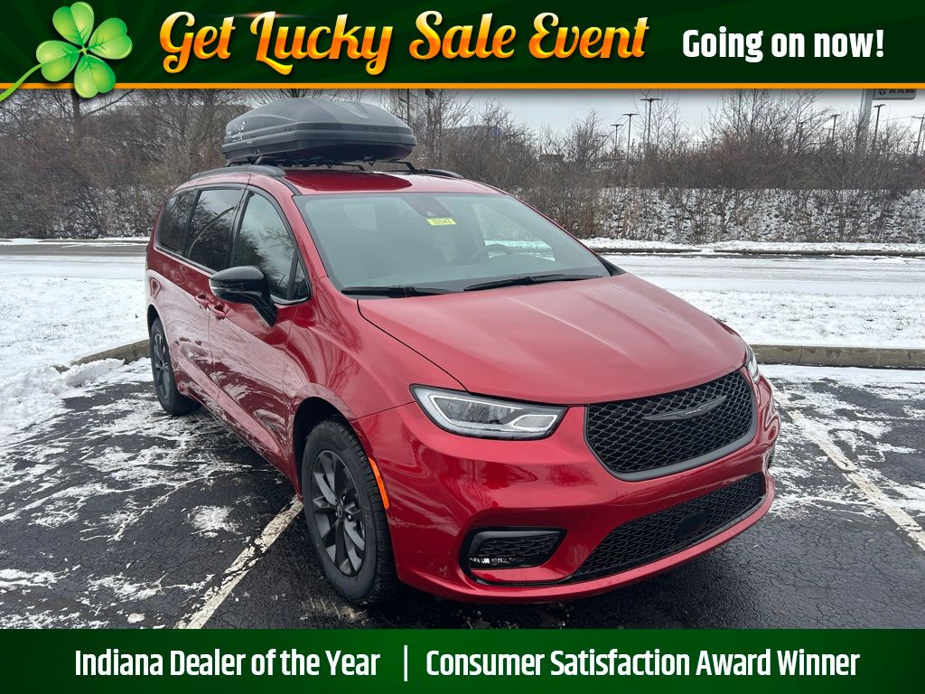 2026 Chrysler Pacifica Passenger Van 