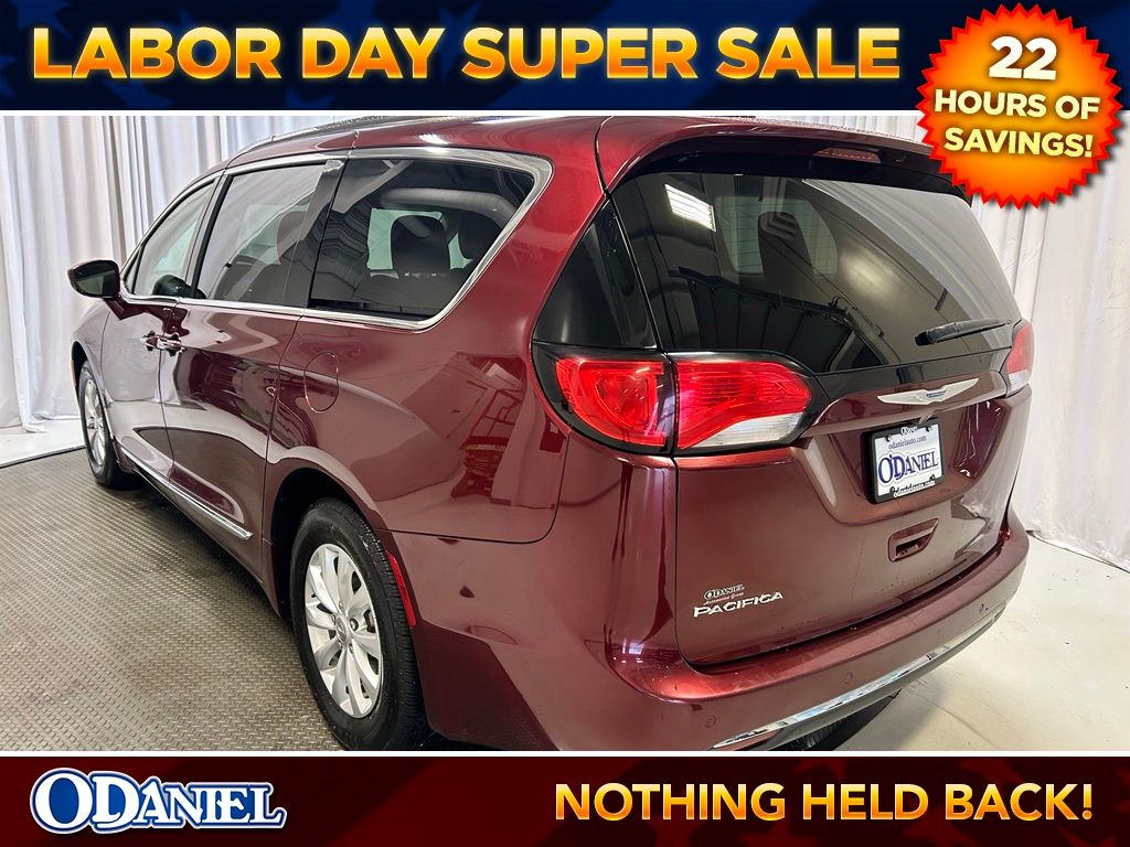 Used 2018 Chrysler Pacifica Touring L with VIN 2C4RC1BG2JR246070 for sale in Fort Wayne, IN
