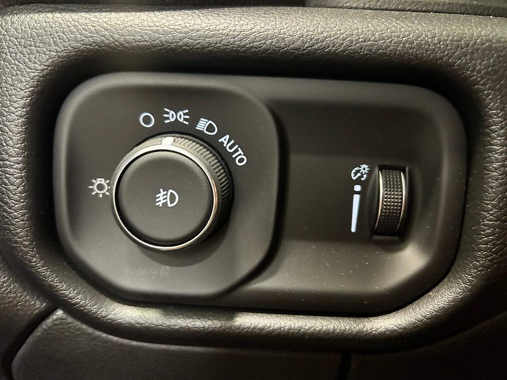 2026 RAM 3500 Chassis Tradesman - Photo 13
