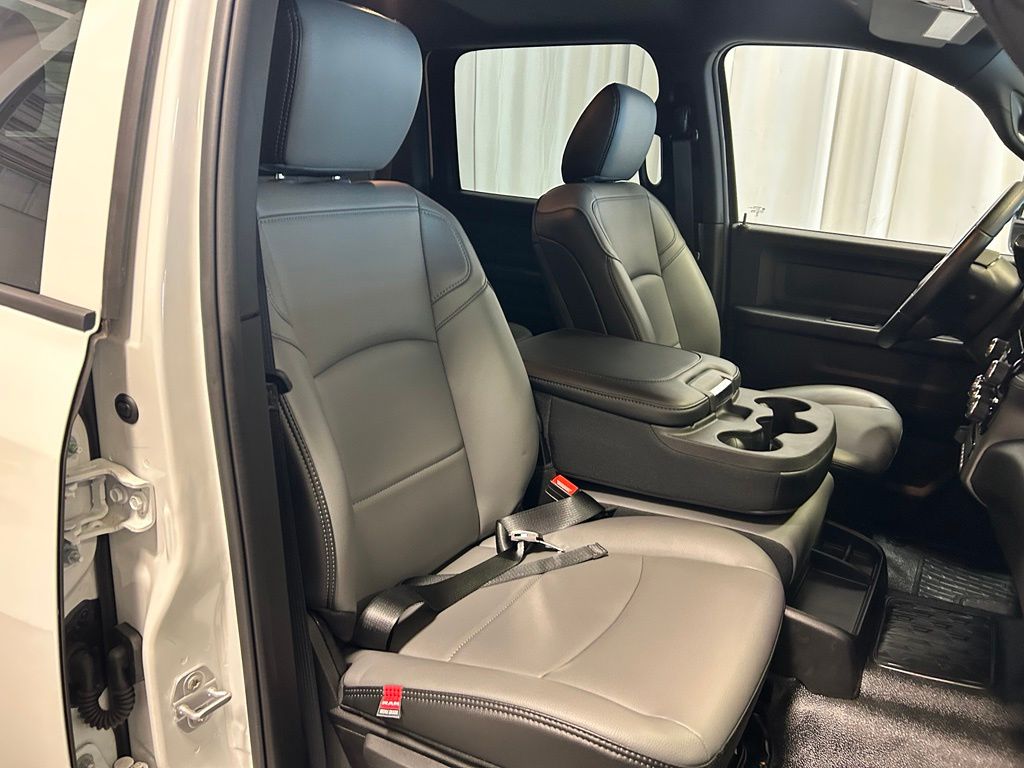 2026 RAM 3500 Chassis Tradesman - Photo 25
