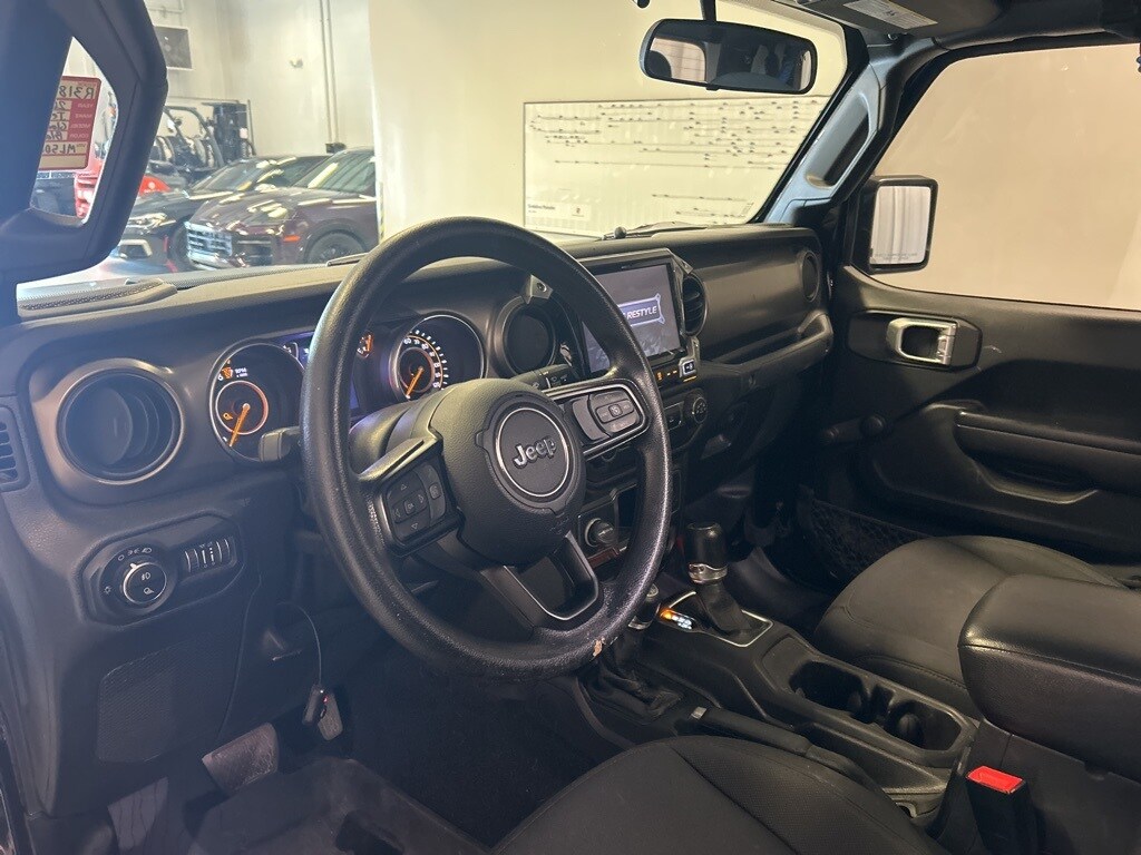2021 Jeep Gladiator Sport photo 2