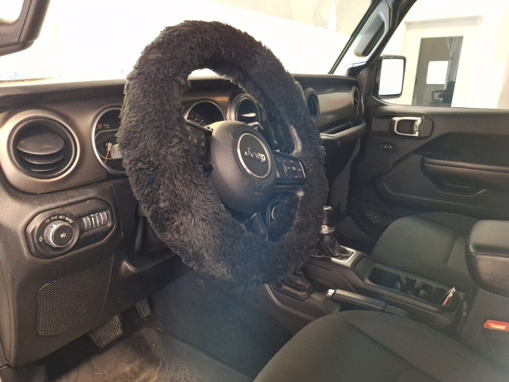 2018 Jeep Wrangler Unlimited Sport photo 2