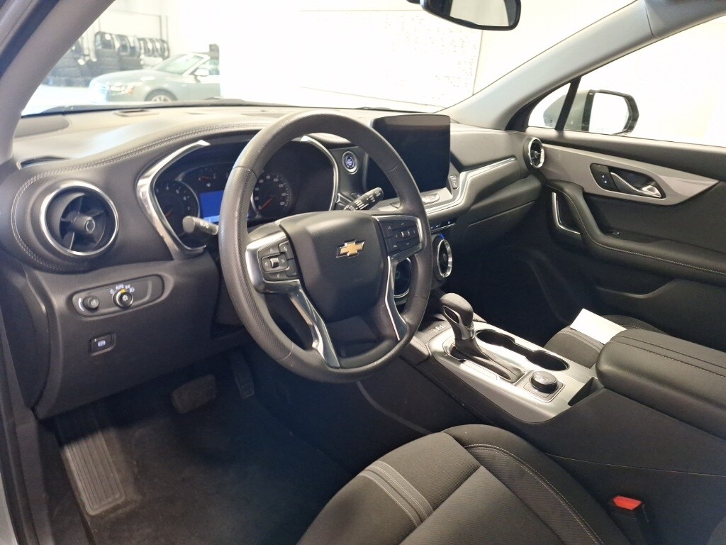 2023 Chevrolet Blazer 2LT photo 2