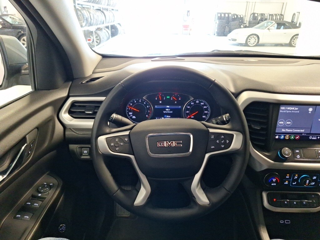 2023 Gmc Acadia SLT photo 2