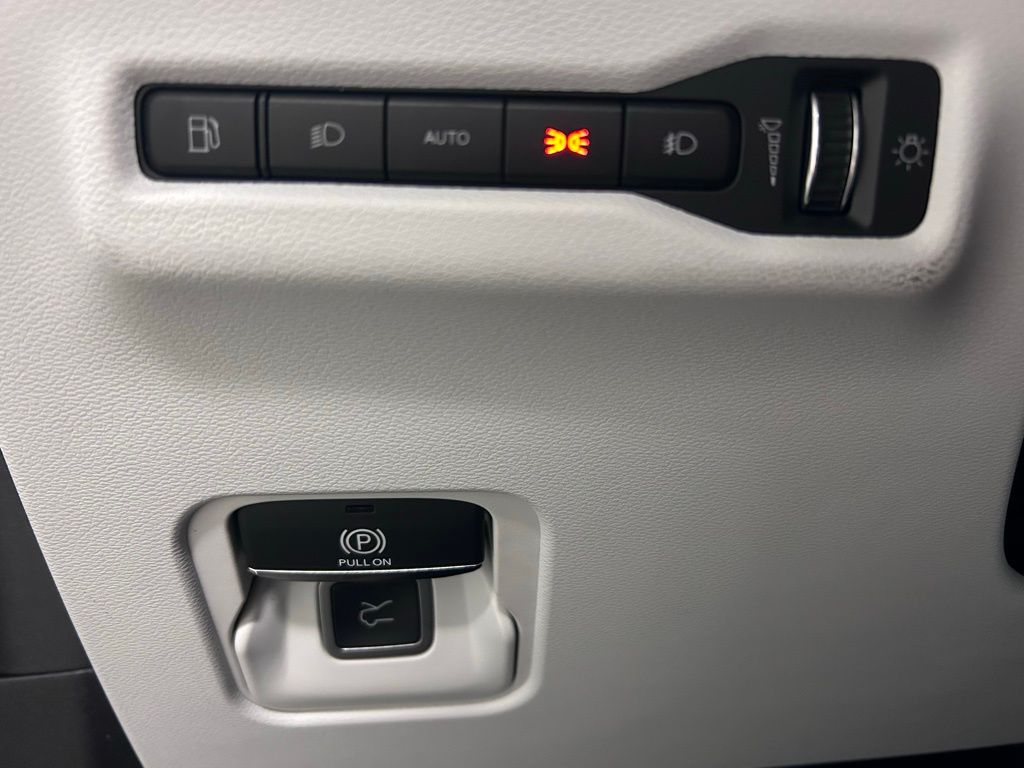 2026 Jeep Cherokee Laredo - Photo 13
